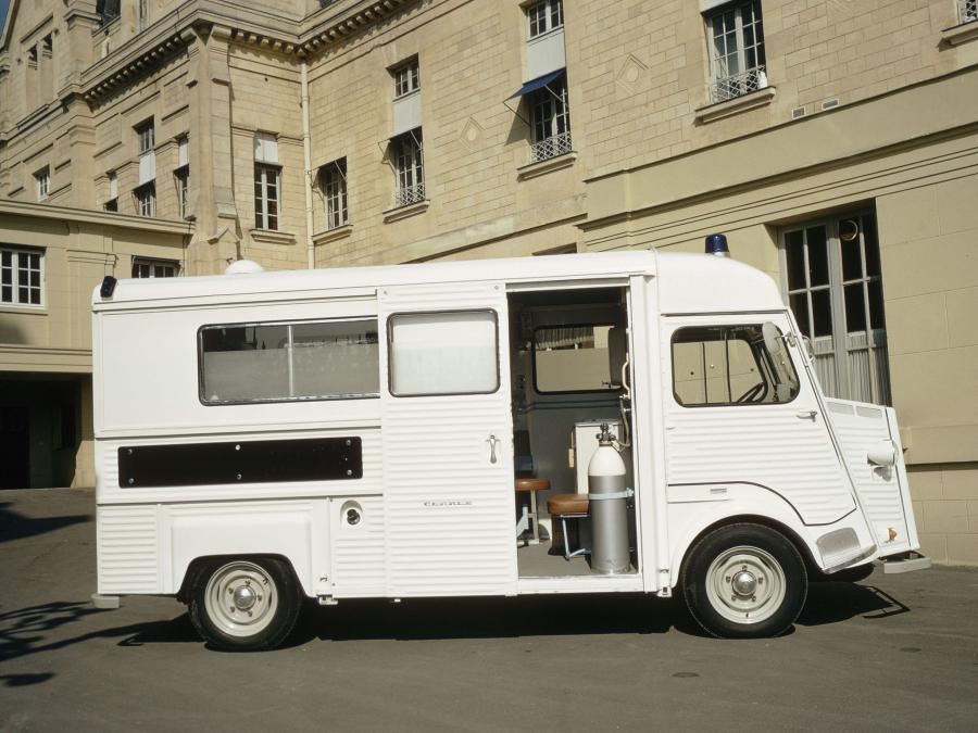  Citroen HY Ambulance by Currus 1947 года  (фото 2 из 3)